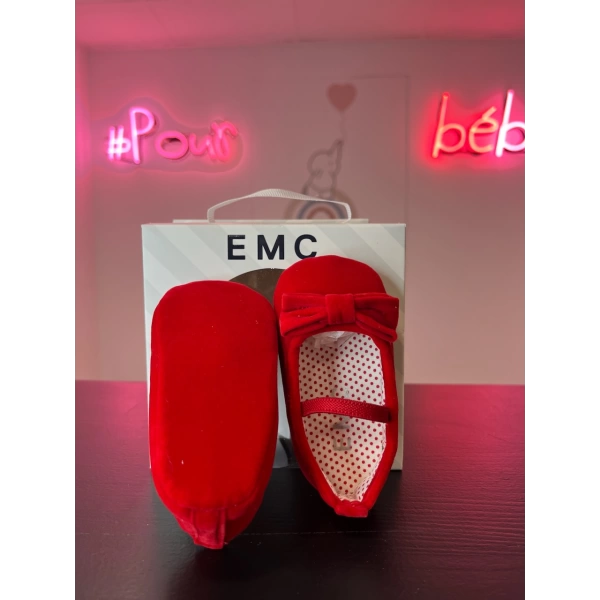 Παπουτσάκια αγκαλιάς EMC Red