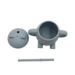 Chester The Cat II- Dusty Blue – Εκπαιδευτικό ποτηράκι σιλικόνης με στεγανό καπάκι & καλαμάκι - Image 3